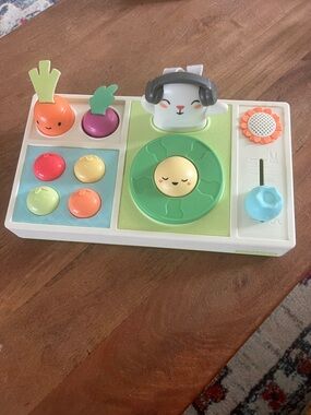 Skip Hop Interactive Baby Toy Activity Box in Pastel Greens & Cream